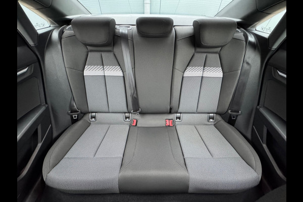 Audi A3 Limousine 30 TFSI Advanced edition * Navigatie * Parkeersensoren * Sportstoelen * Cruise Control *