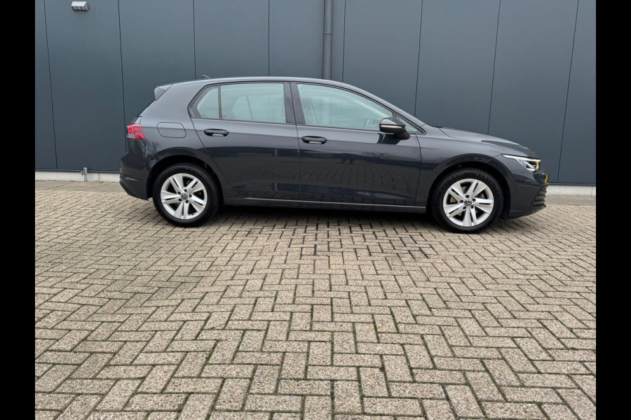 Volkswagen Golf 1.0 TSI Life * Carplay * Parkeersensoren * Adaptieve Cruise Control *