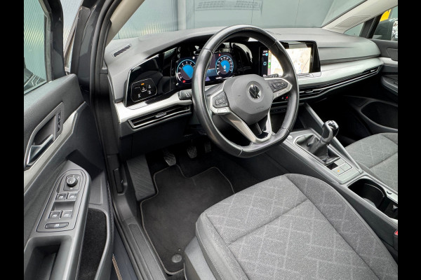 Volkswagen Golf 1.0 TSI Life * Carplay * Parkeersensoren * Adaptieve Cruise Control *