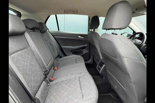 Volkswagen Golf 1.0 TSI Life * Carplay * Parkeersensoren * Adaptieve Cruise Control *
