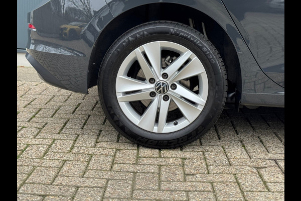 Volkswagen Golf 1.0 TSI Life * Carplay * Parkeersensoren * Adaptieve Cruise Control *