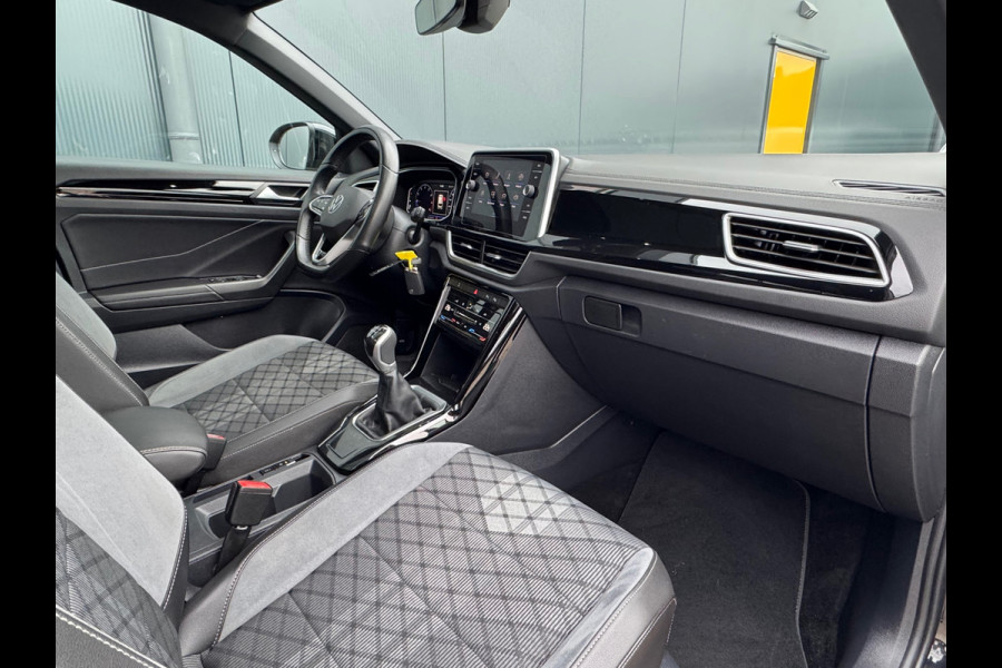 Volkswagen T-Roc 1.0 TSI R-Line * Panorama * Adaptieve Cruise Control * Carplay *