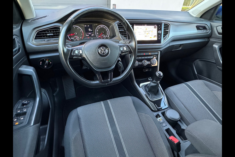 Volkswagen T-Roc 1.0 TSI Style * Navigatie * Led * Stoelverwarming * Adaptieve Cruise Control *