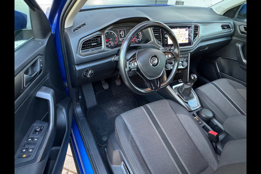 Volkswagen T-Roc 1.0 TSI Style * Navigatie * Led * Stoelverwarming * Adaptieve Cruise Control *