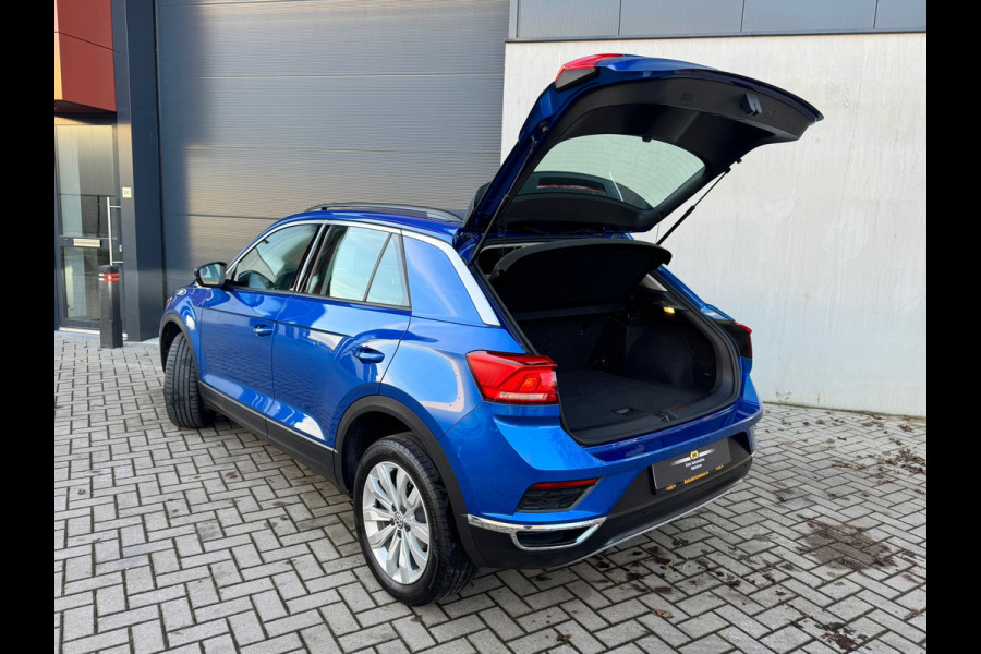 Volkswagen T-Roc 1.0 TSI Style * Navigatie * Led * Stoelverwarming * Adaptieve Cruise Control *