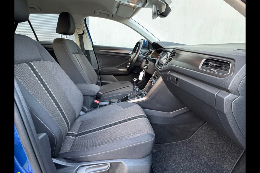 Volkswagen T-Roc 1.0 TSI Style * Navigatie * Led * Stoelverwarming * Adaptieve Cruise Control *
