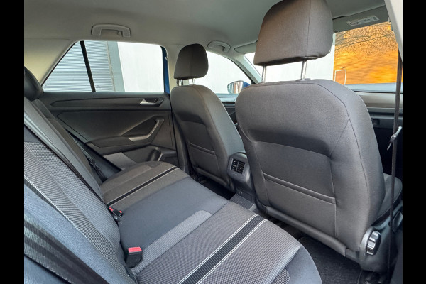 Volkswagen T-Roc 1.0 TSI Style * Navigatie * Led * Stoelverwarming * Adaptieve Cruise Control *