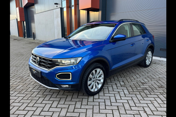 Volkswagen T-Roc 1.0 TSI Style * Navigatie * Led * Stoelverwarming * Adaptieve Cruise Control *