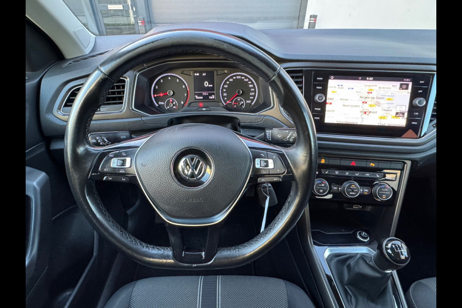 Volkswagen T-Roc 1.0 TSI Style * Navigatie * Led * Stoelverwarming * Adaptieve Cruise Control *