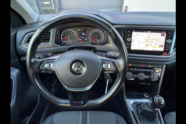 Volkswagen T-Roc 1.0 TSI Style * Navigatie * Led * Stoelverwarming * Adaptieve Cruise Control *