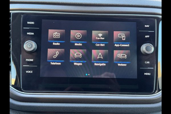 Volkswagen T-Roc 1.0 TSI Style * Navigatie * Led * Stoelverwarming * Adaptieve Cruise Control *