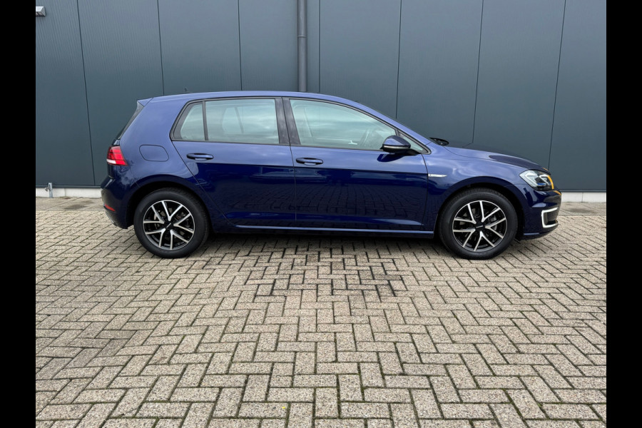 Volkswagen e-Golf E-Golf * Navigatie * Camera * Led * Allseason banden *