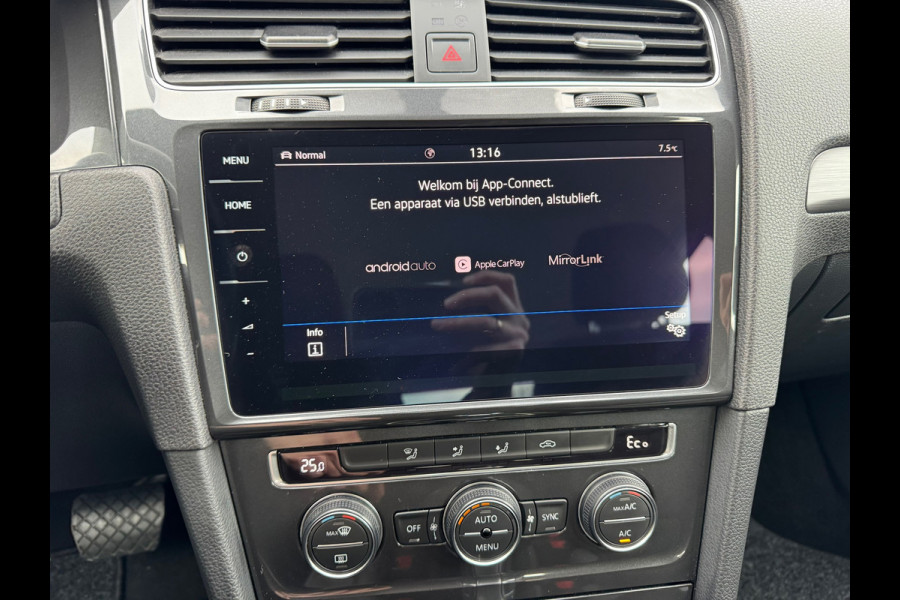 Volkswagen e-Golf E-Golf * Navigatie * Camera * Led * Allseason banden *