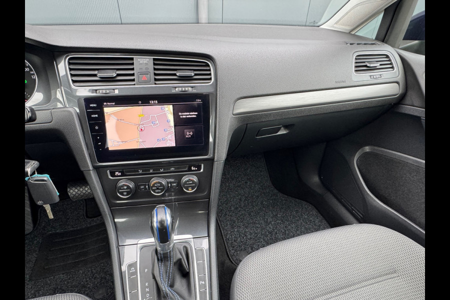 Volkswagen e-Golf E-Golf * Navigatie * Camera * Led * Allseason banden *