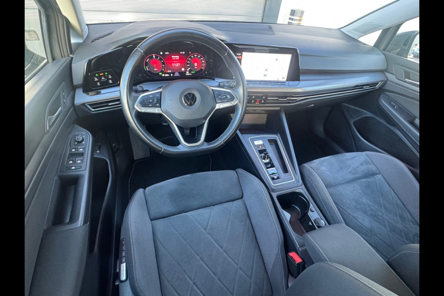 Volkswagen Golf 1.4 eHybrid Style * Camera * Side Assist * Massage * CarPlay *
