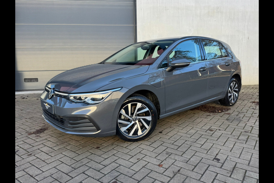 Volkswagen Golf 1.4 eHybrid Style * Camera * Side Assist * Massage * CarPlay *