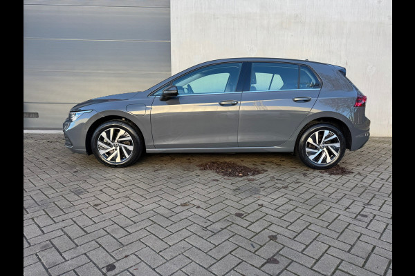 Volkswagen Golf 1.4 eHybrid Style * Camera * Side Assist * Massage * CarPlay *