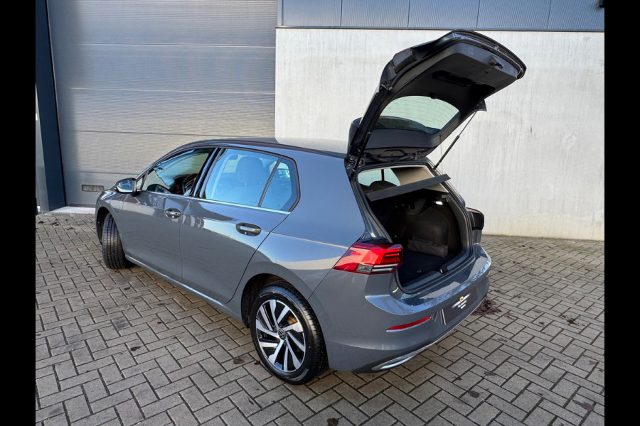Volkswagen Golf 1.4 eHybrid Style * Camera * Side Assist * Massage * CarPlay *