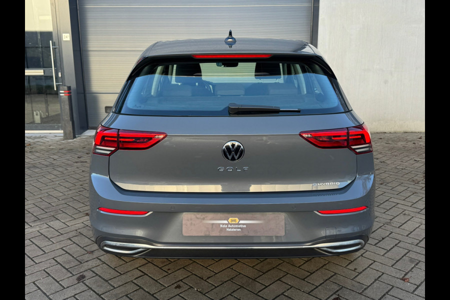 Volkswagen Golf 1.4 eHybrid Style * Camera * Side Assist * Massage * CarPlay *