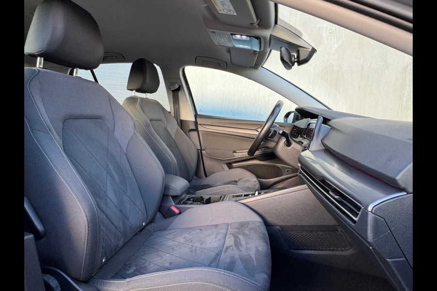 Volkswagen Golf 1.4 eHybrid Style * Camera * Side Assist * Massage * CarPlay *