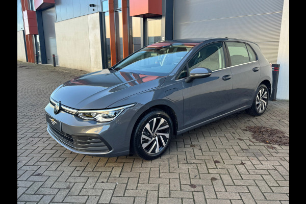 Volkswagen Golf 1.4 eHybrid Style * Camera * Side Assist * Massage * CarPlay *