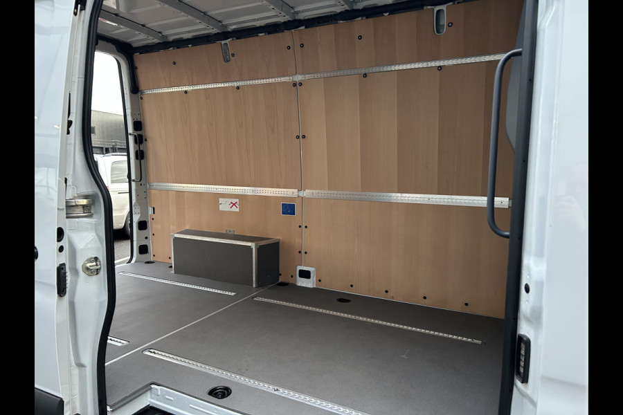 Mercedes-Benz Sprinter 317 CDI L2 H2 Automaat / 360 Camera / MBUX / Navigatie / Cruise control / Airco / 270 Graden achterdeuren