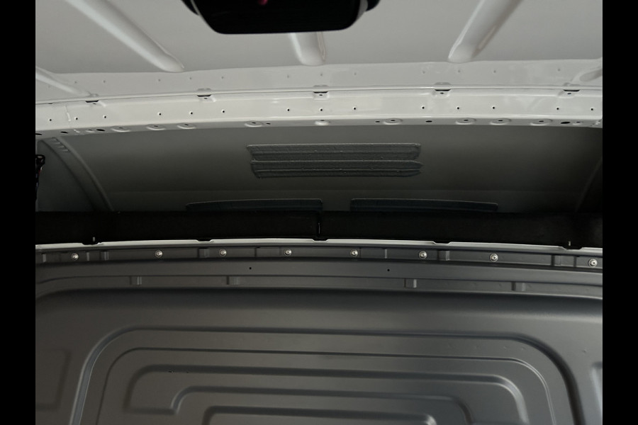 Mercedes-Benz Sprinter 317 CDI L2 H2 Automaat / 360 Camera / MBUX / Navigatie / Cruise control / Airco / 270 Graden achterdeuren