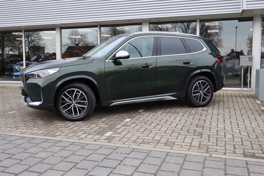 BMW X1 SDrive18i / Navi / Widescreen / Cruise / Climate / Camera / Sfeerverlichting / Voll Leder / 18".