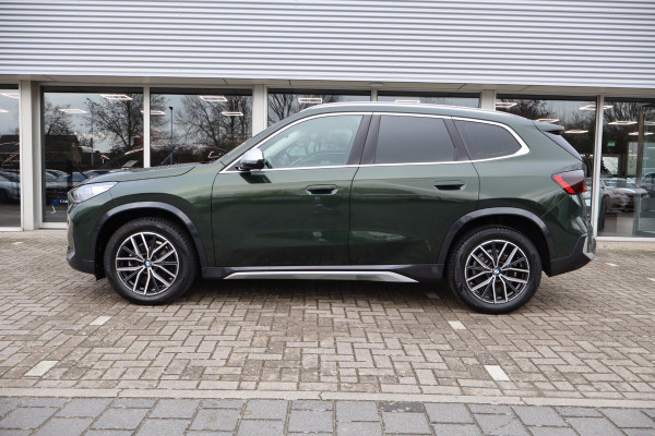 BMW X1 SDrive18i / Navi / Widescreen / Cruise / Climate / Camera / Sfeerverlichting / Voll Leder / 18".