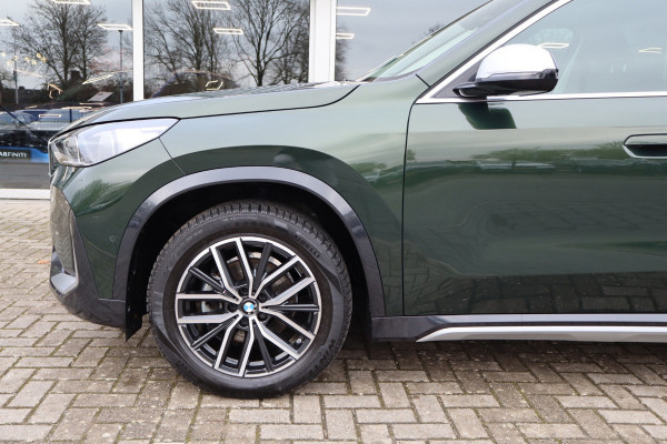 BMW X1 SDrive18i / Navi / Widescreen / Cruise / Climate / Camera / Sfeerverlichting / Voll Leder / 18".