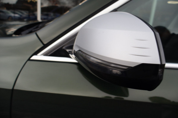 BMW X1 SDrive18i / Navi / Widescreen / Cruise / Climate / Camera / Sfeerverlichting / Voll Leder / 18".