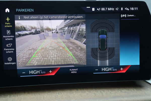 BMW X1 SDrive18i / Navi / Widescreen / Cruise / Climate / Camera / Sfeerverlichting / Voll Leder / 18".