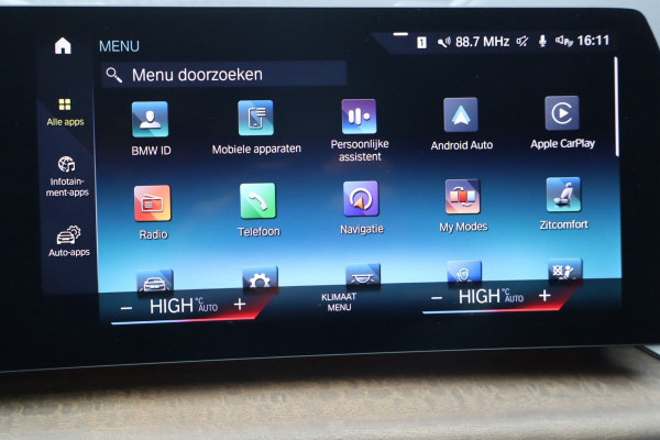 BMW X1 SDrive18i / Navi / Widescreen / Cruise / Climate / Camera / Sfeerverlichting / Voll Leder / 18".