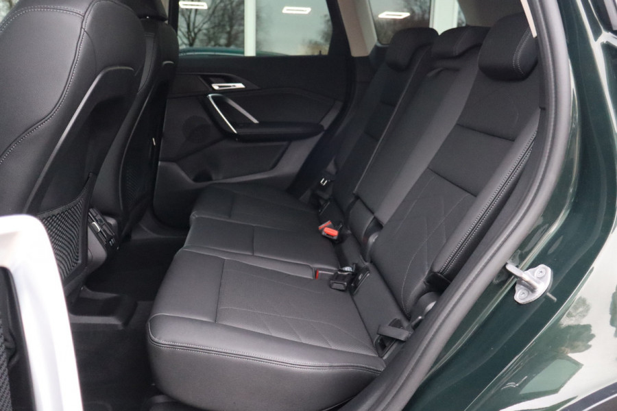 BMW X1 SDrive18i / Navi / Widescreen / Cruise / Climate / Camera / Sfeerverlichting / Voll Leder / 18".