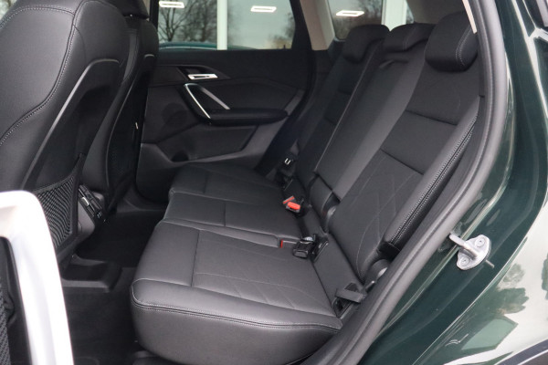 BMW X1 SDrive18i / Navi / Widescreen / Cruise / Climate / Camera / Sfeerverlichting / Voll Leder / 18".