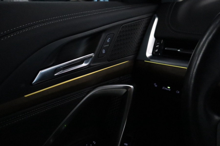 BMW X1 SDrive18i / Navi / Widescreen / Cruise / Climate / Camera / Sfeerverlichting / Voll Leder / 18".