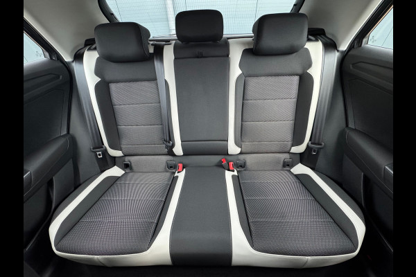 Volkswagen T-Roc 1.5 TSI Automaat Sport * Virtual Cockpit * Carplay * Full Led * Adaptieve Cruise *