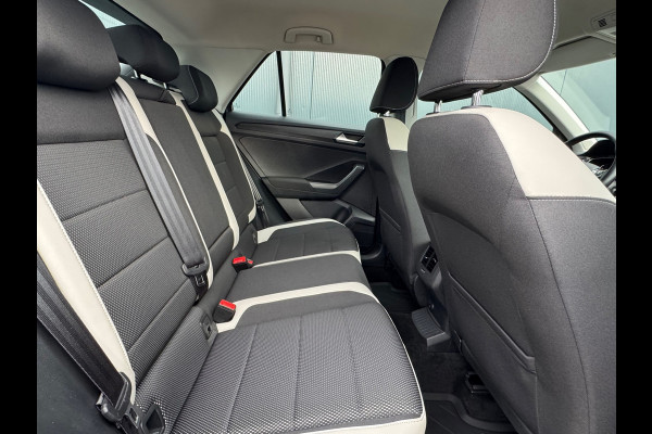 Volkswagen T-Roc 1.5 TSI Automaat Sport * Virtual Cockpit * Carplay * Full Led * Adaptieve Cruise *