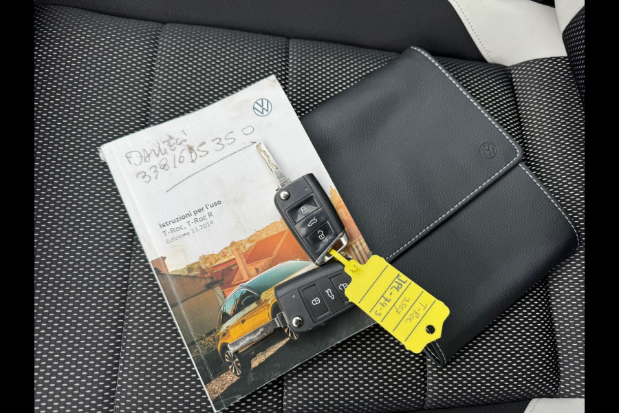 Volkswagen T-Roc 1.5 TSI Automaat Sport * Virtual Cockpit * Carplay * Full Led * Adaptieve Cruise *