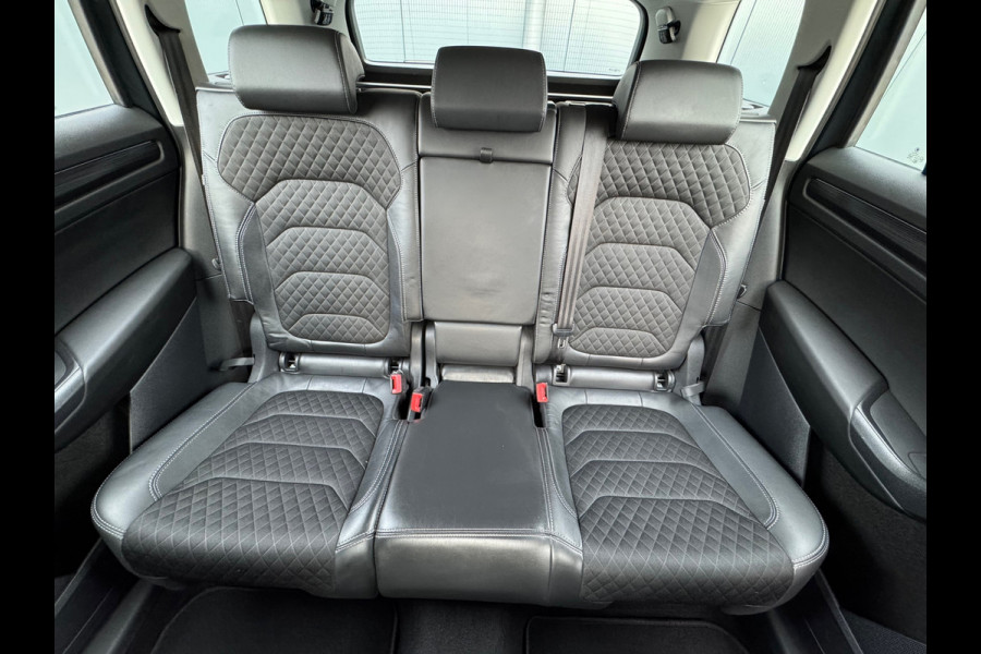 Škoda Kodiaq 1.5 TSI Automaat Business Edition 7 persoons * Trekhaak * Camera * Led * Navigatie *