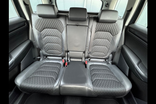 Škoda Kodiaq 1.5 TSI Automaat Business Edition 7 persoons * Trekhaak * Camera * Led * Navigatie *