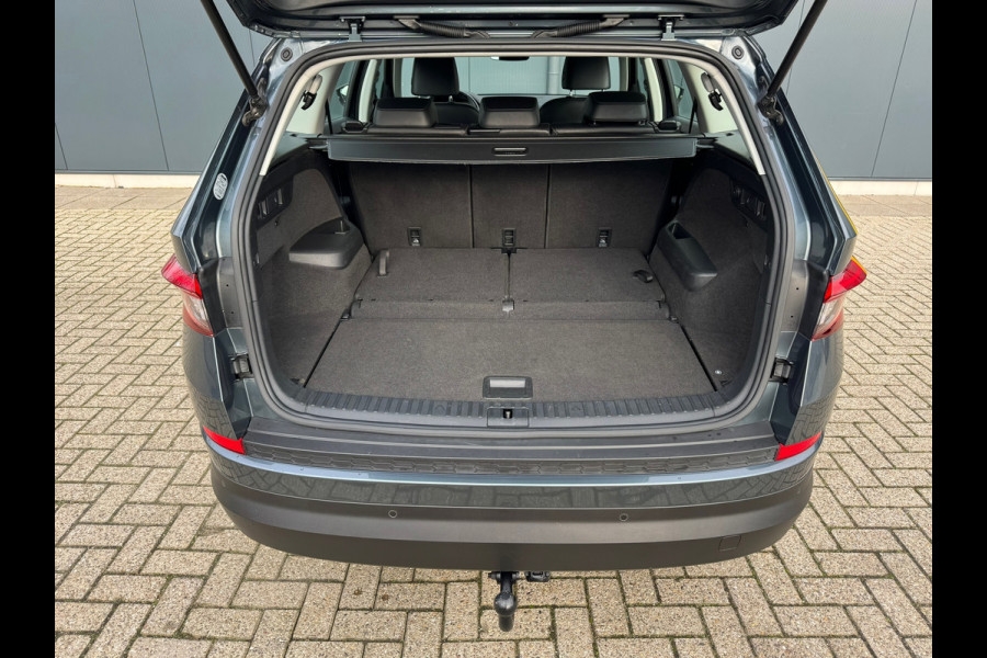 Škoda Kodiaq 1.5 TSI Automaat Business Edition 7 persoons * Trekhaak * Camera * Led * Navigatie *