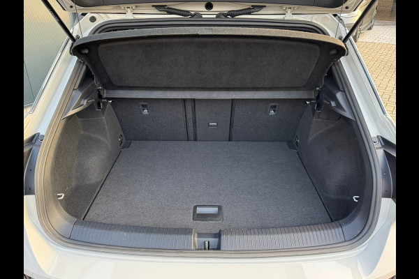 Volkswagen T-Roc 1.0 TSI R-Line * Camera * Clima * Adaptieve Cruise * Carplay *