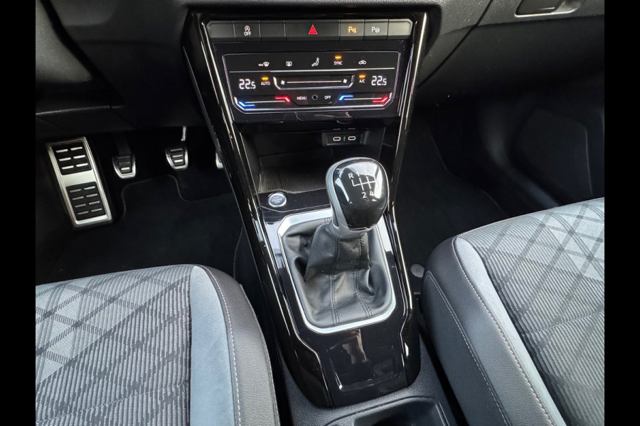 Volkswagen T-Roc 1.0 TSI R-Line * Camera * Clima * Adaptieve Cruise * Carplay *