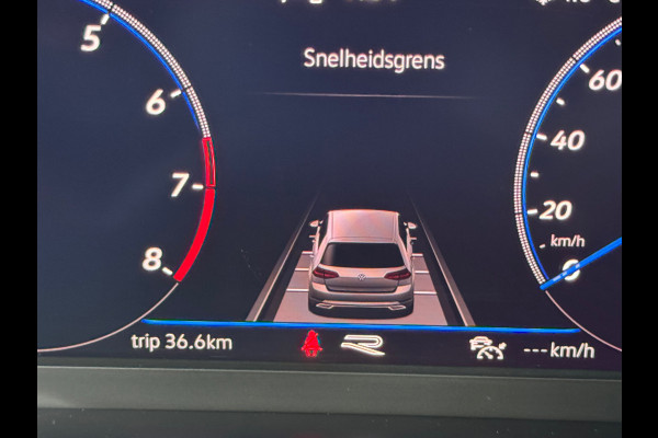 Volkswagen T-Roc 1.0 TSI R-Line * Camera * Clima * Adaptieve Cruise * Carplay *