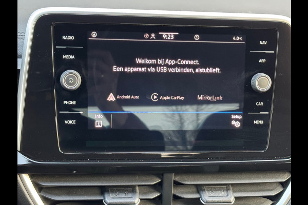 Volkswagen T-Roc 1.0 TSI R-Line * Camera * Clima * Adaptieve Cruise * Carplay *