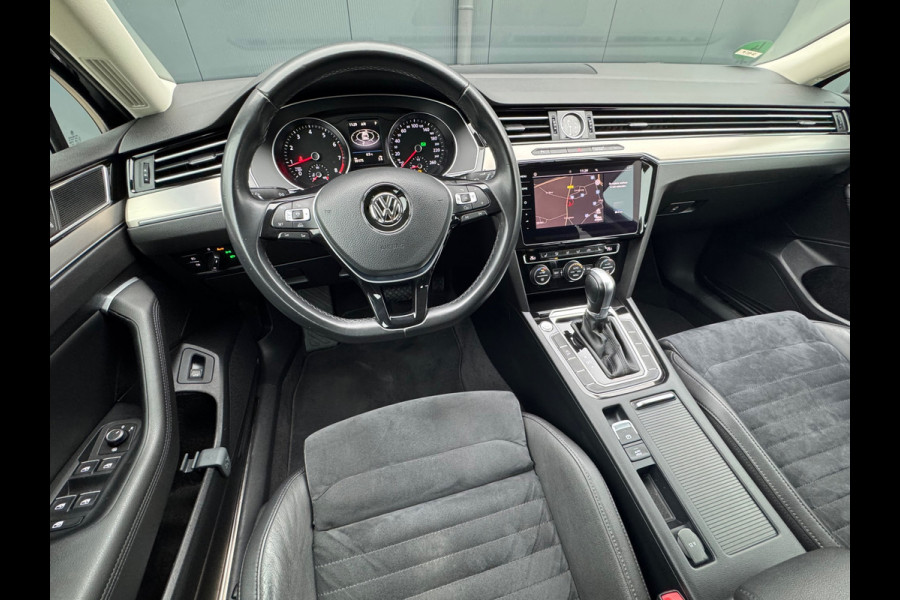 Volkswagen Passat Variant 1.4 TSI Automaat Highline * Trekhaak * Camera * Stoelverwarming * Adaptieve Cruise Control *