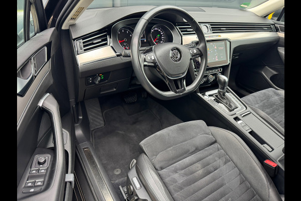 Volkswagen Passat Variant 1.4 TSI Automaat Highline * Trekhaak * Camera * Stoelverwarming * Adaptieve Cruise Control *