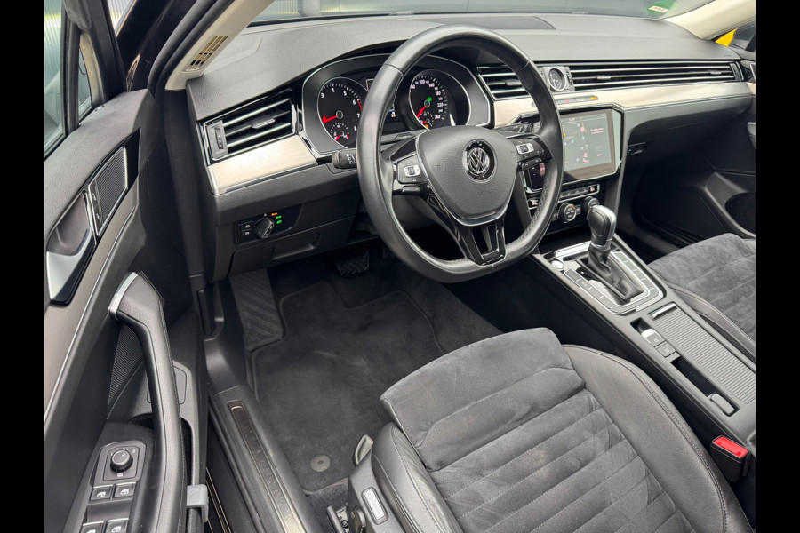 Volkswagen Passat Variant 1.4 TSI Automaat Highline * Trekhaak * Camera * Stoelverwarming * Adaptieve Cruise Control *