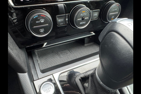 Volkswagen Passat Variant 1.4 TSI Automaat Highline * Trekhaak * Camera * Stoelverwarming * Adaptieve Cruise Control *